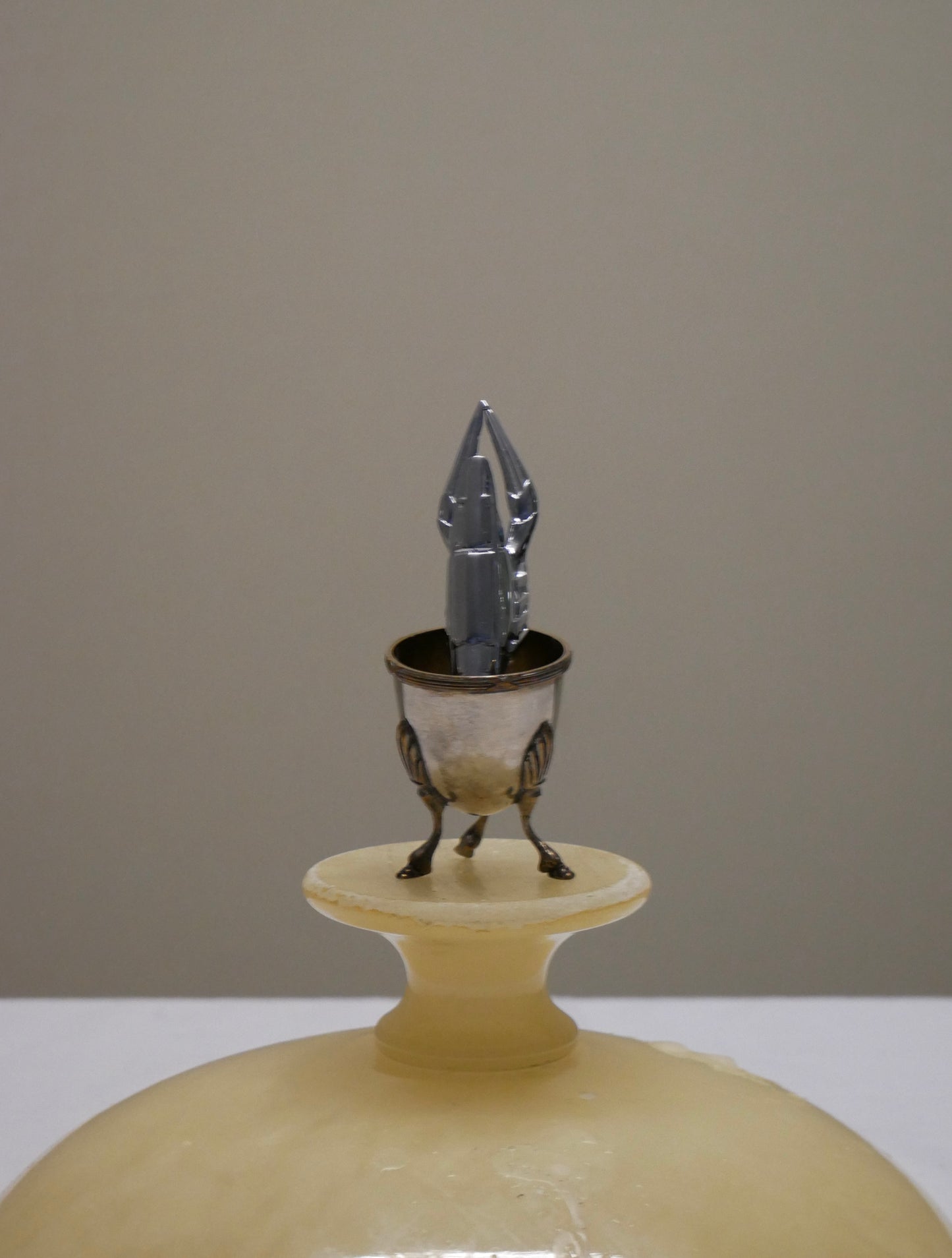Hotelsilber egg cup with lid