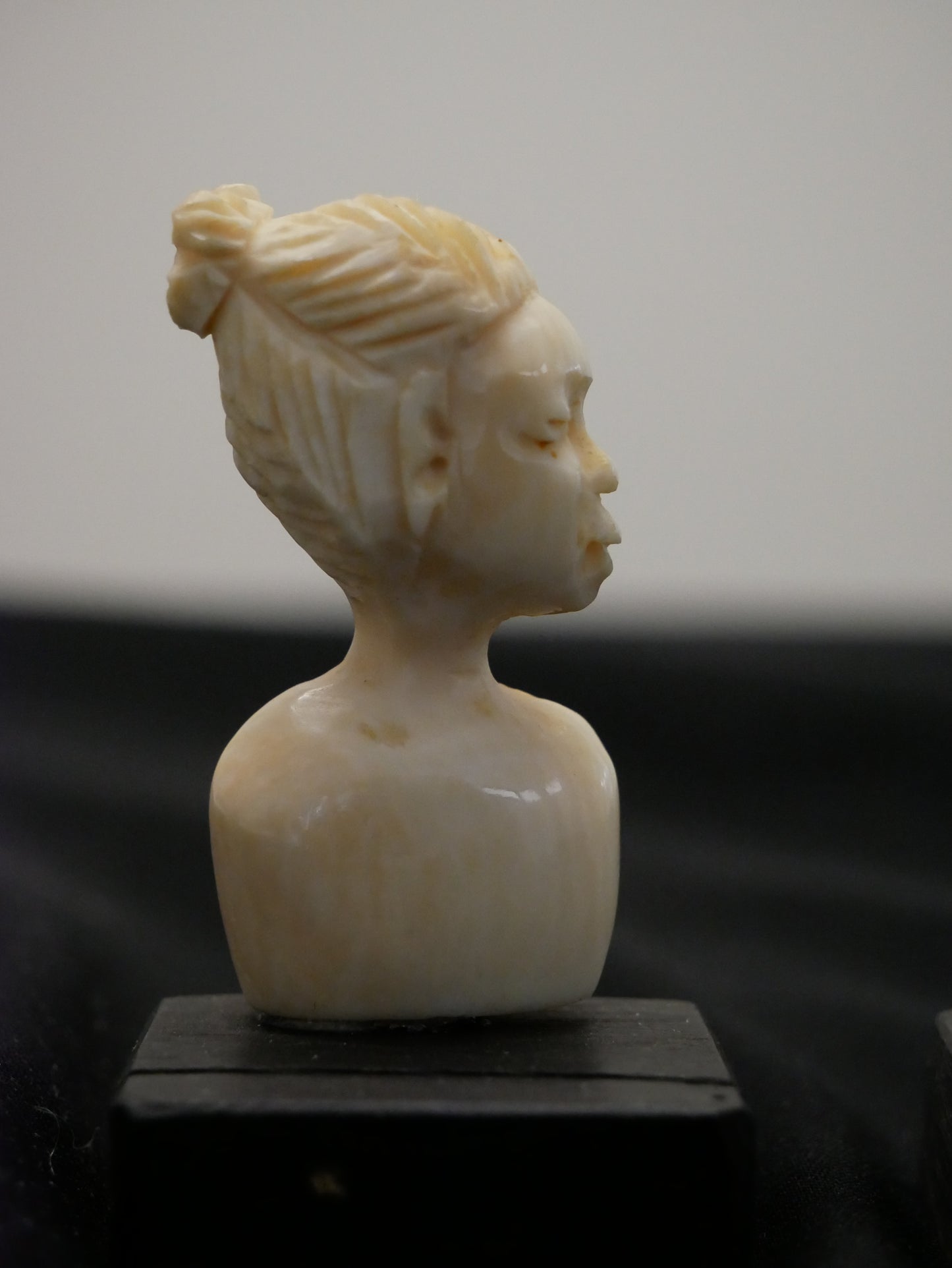 Place card holder – woman’s head