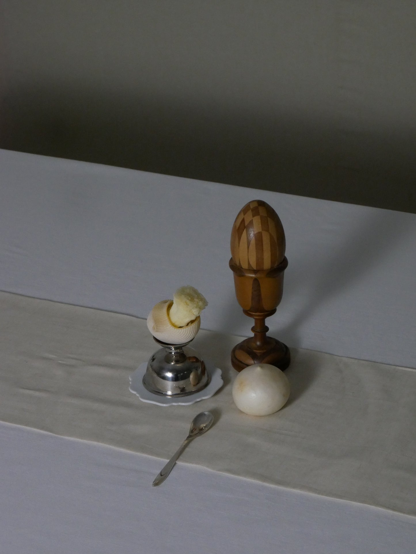 Hotelsilber egg cup with lid