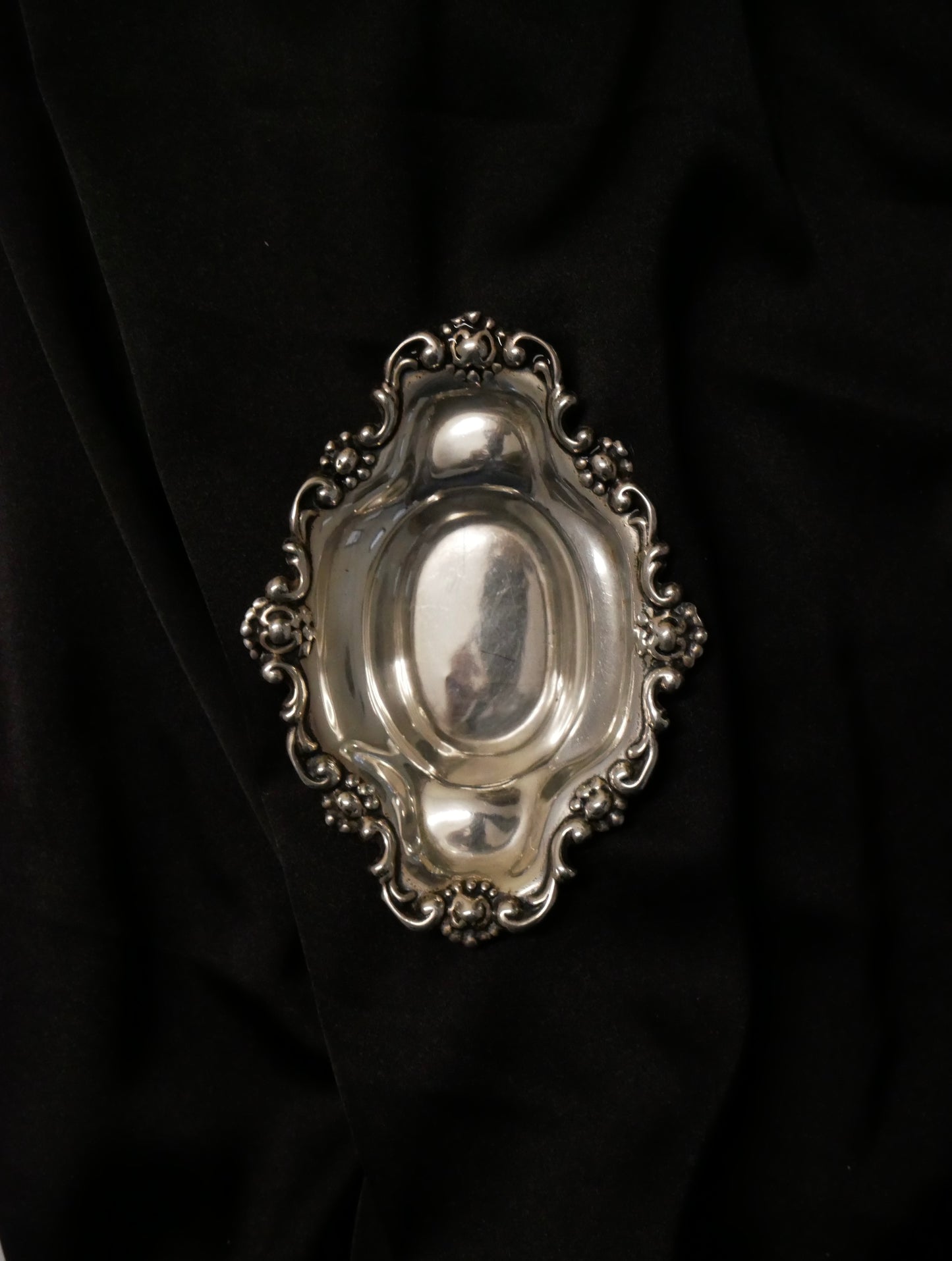 Hotelsilber egg cup with lid