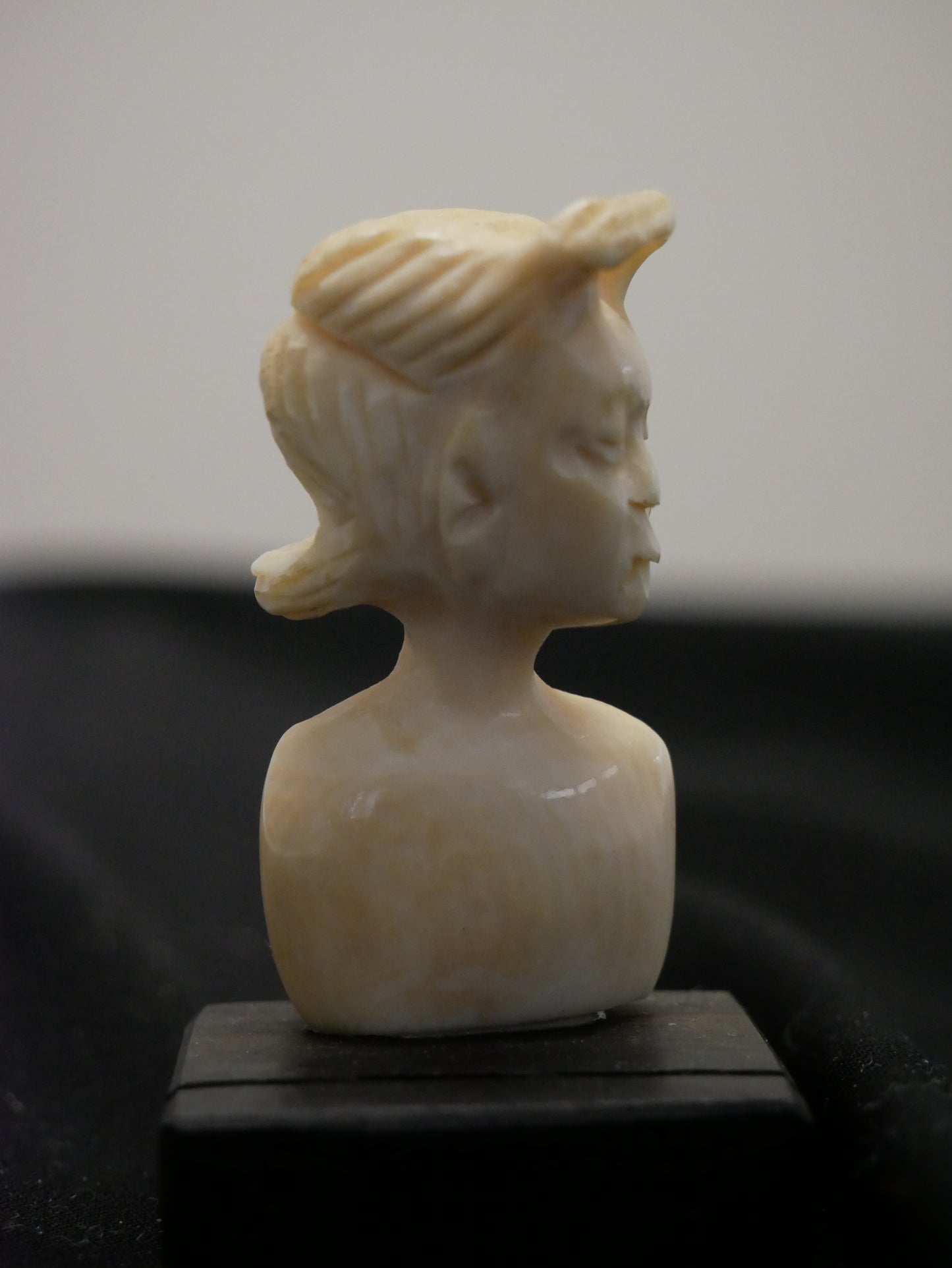 Place card holder – woman’s head