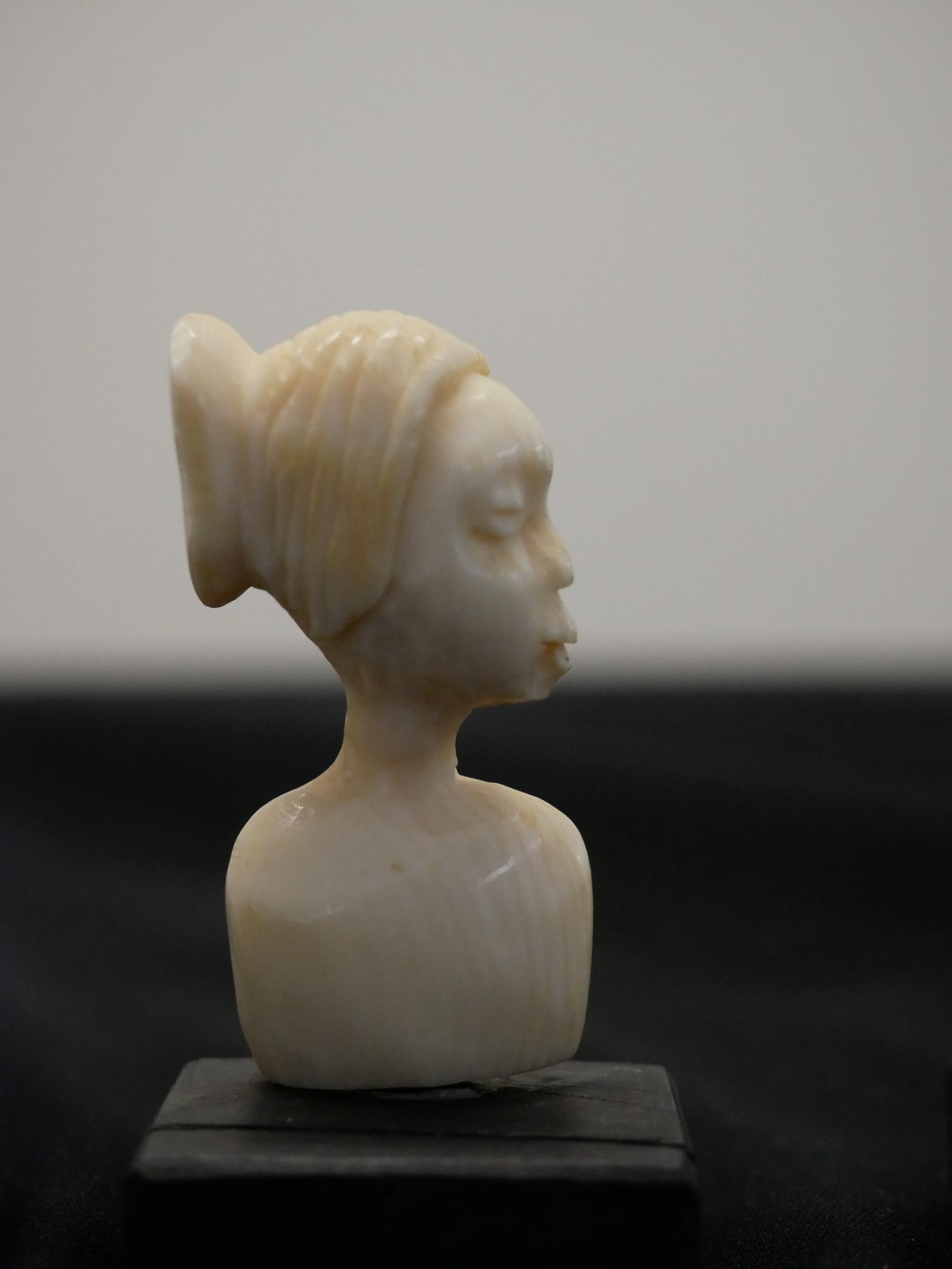 Place card holder – woman’s head