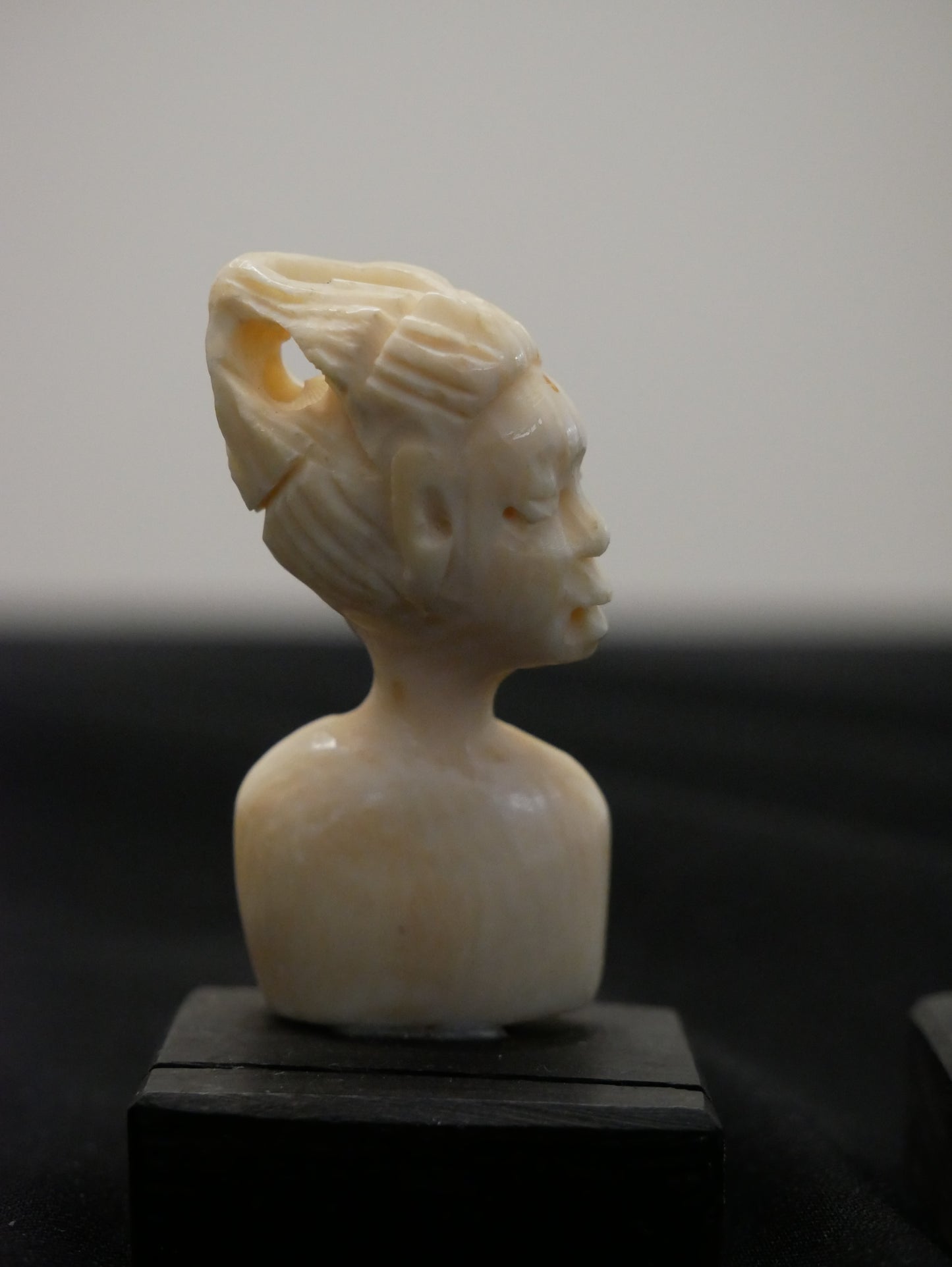 Place card holder – woman’s head