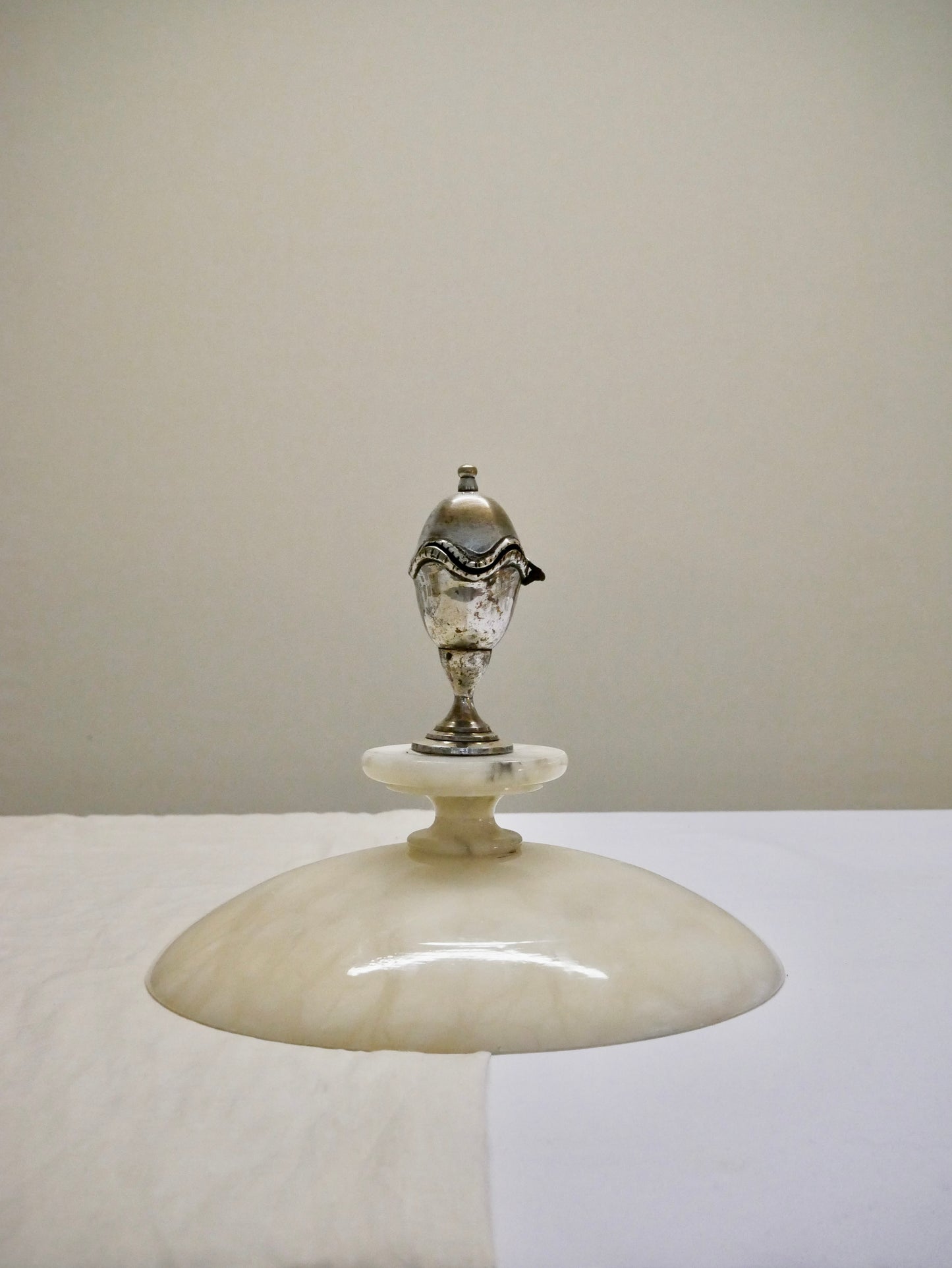 Hotelsilber egg cup with lid