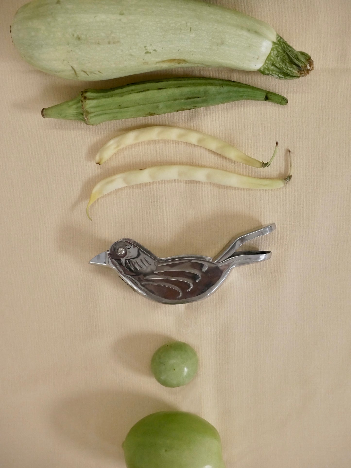table press for lemon slices