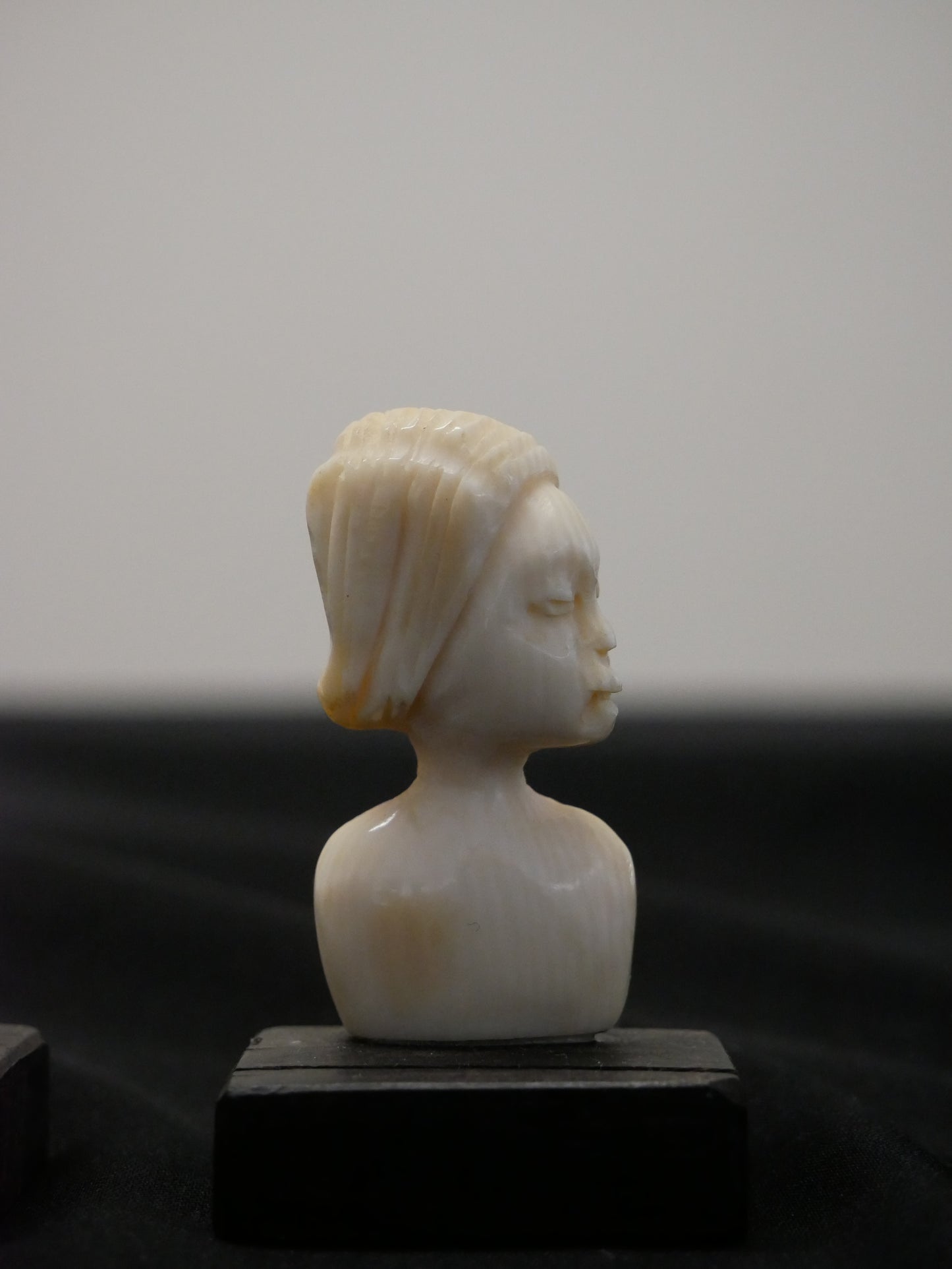 Place card holder – woman’s head