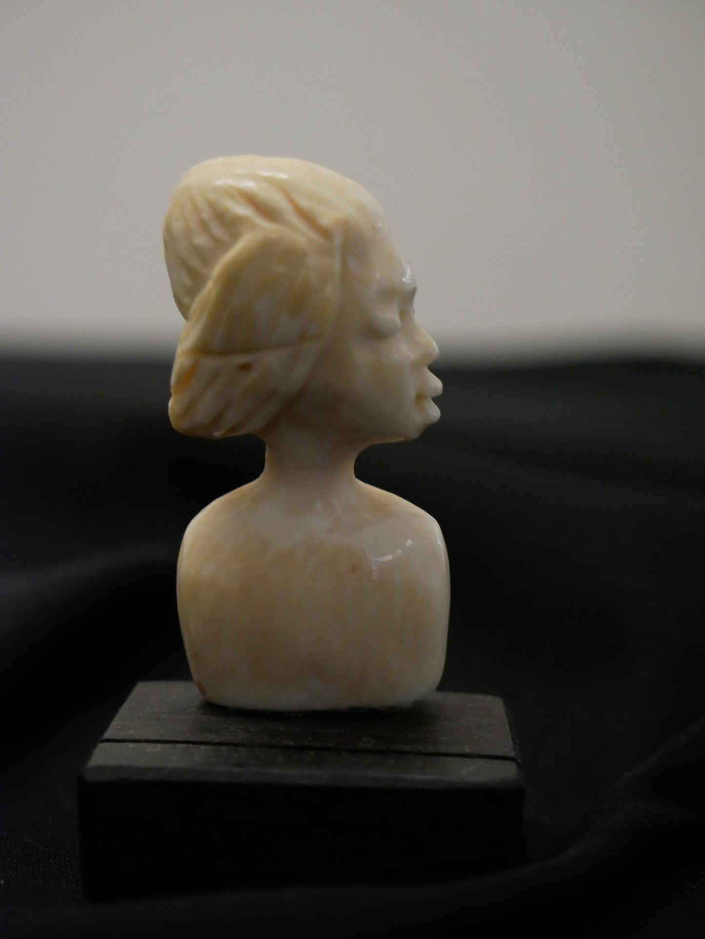 Place card holder – woman’s head
