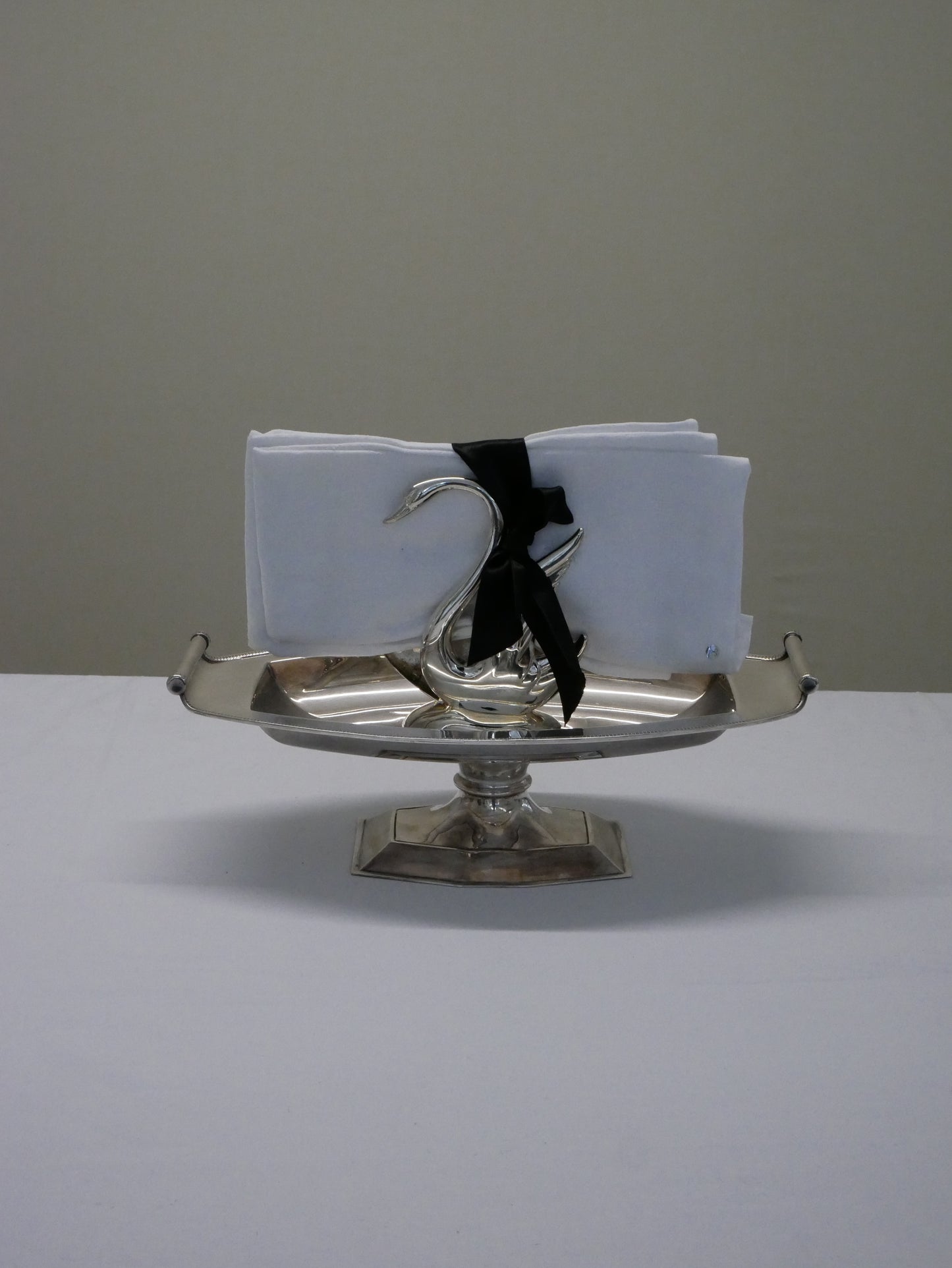 Hotelsilber egg cup with lid