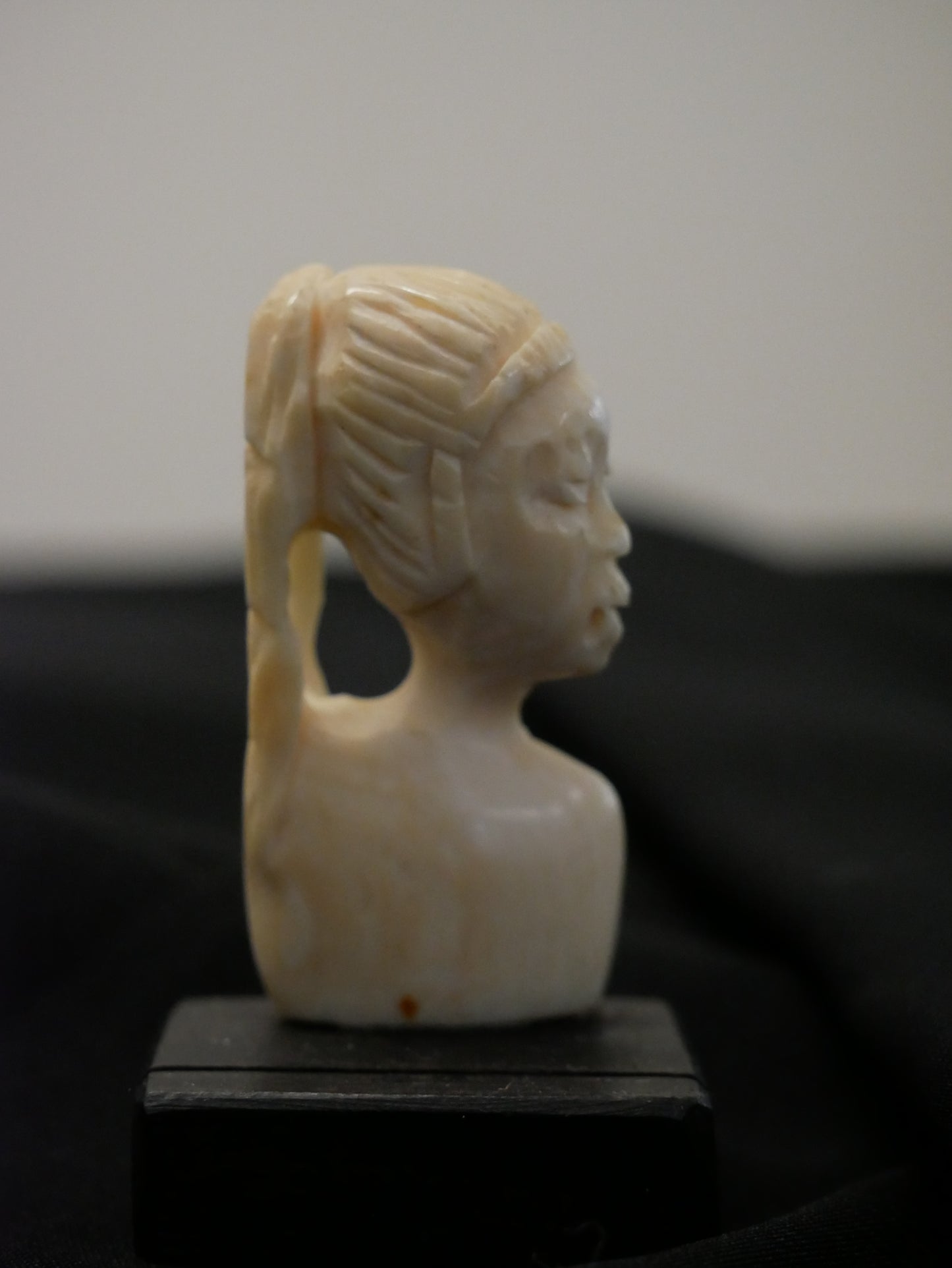Place card holder – woman’s head