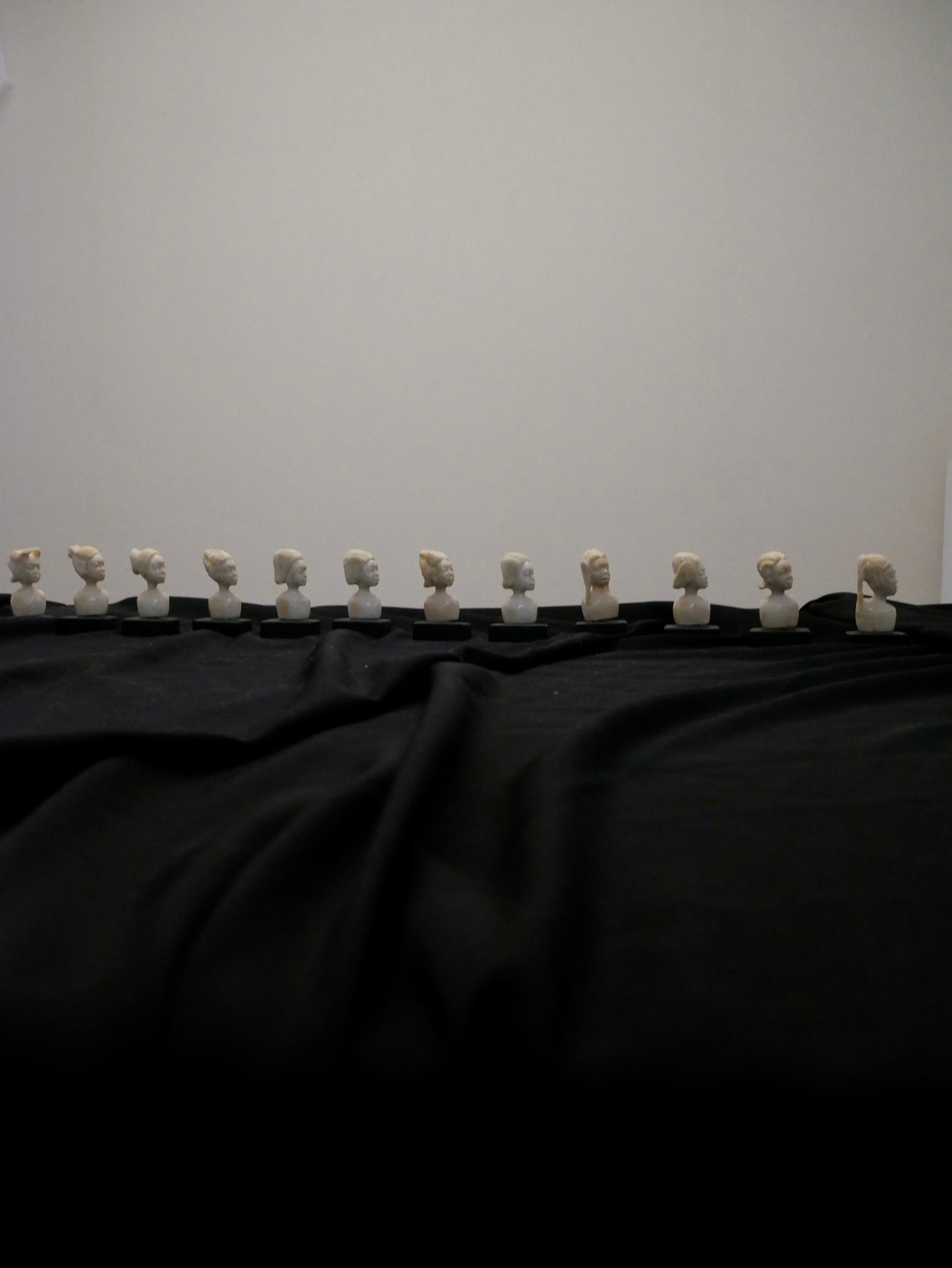Place card holder – woman’s head