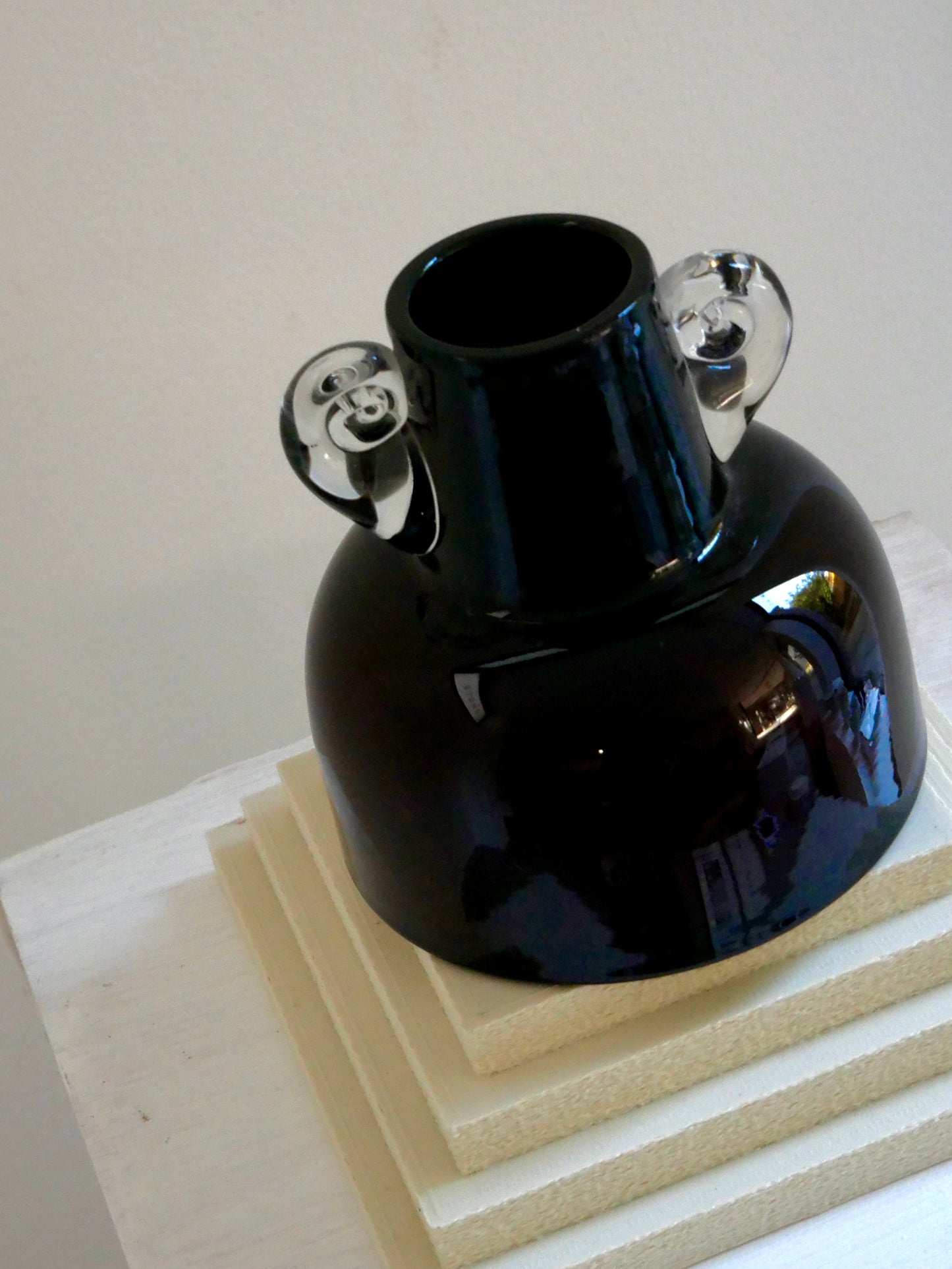 Jugendstil Vase in dunklem Rot